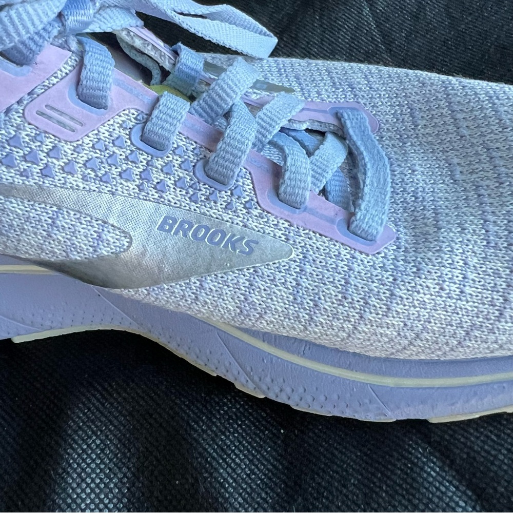 Brooks Ghost Light Purple Athletic Shoes - Picture 3 of 7